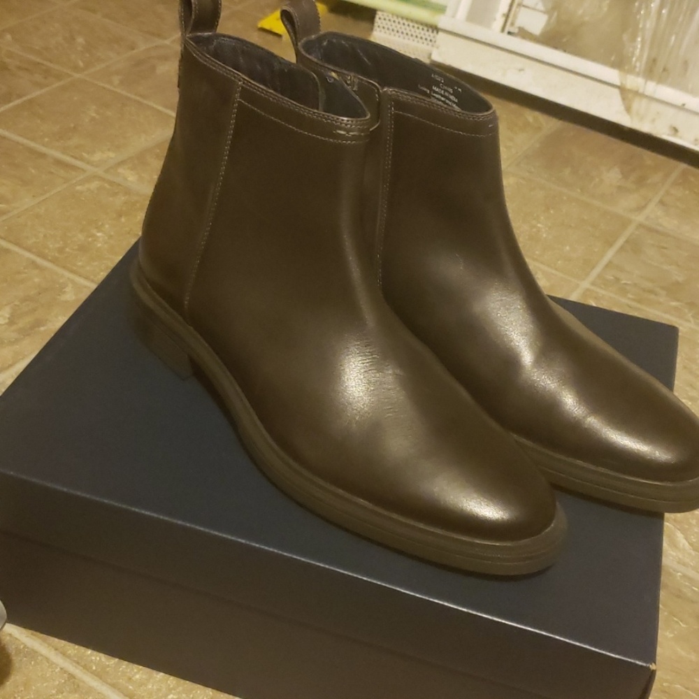 Leather men's shoes